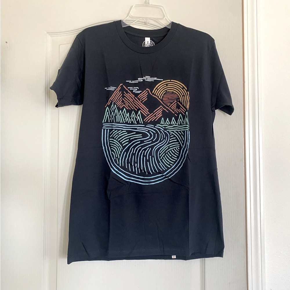 NWOT Lost Gods Collective Graphic Tee. Mountain Scene. Men Med.